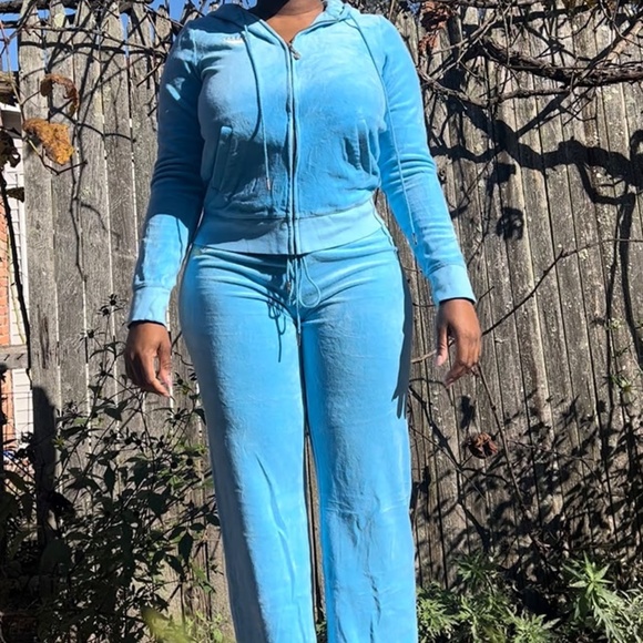 Juicy Couture Tracksuit Set - Picture 2 of 7